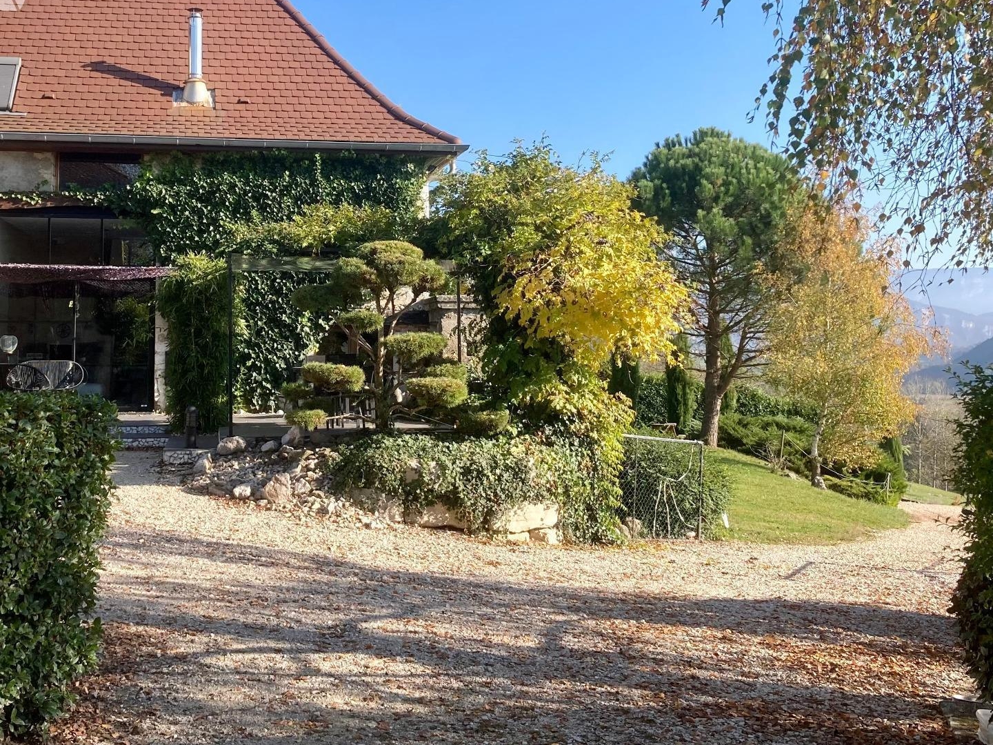 Maison à vendre - 10 pièces - 220m2 - Saint-Genix-Les-V... (73240)