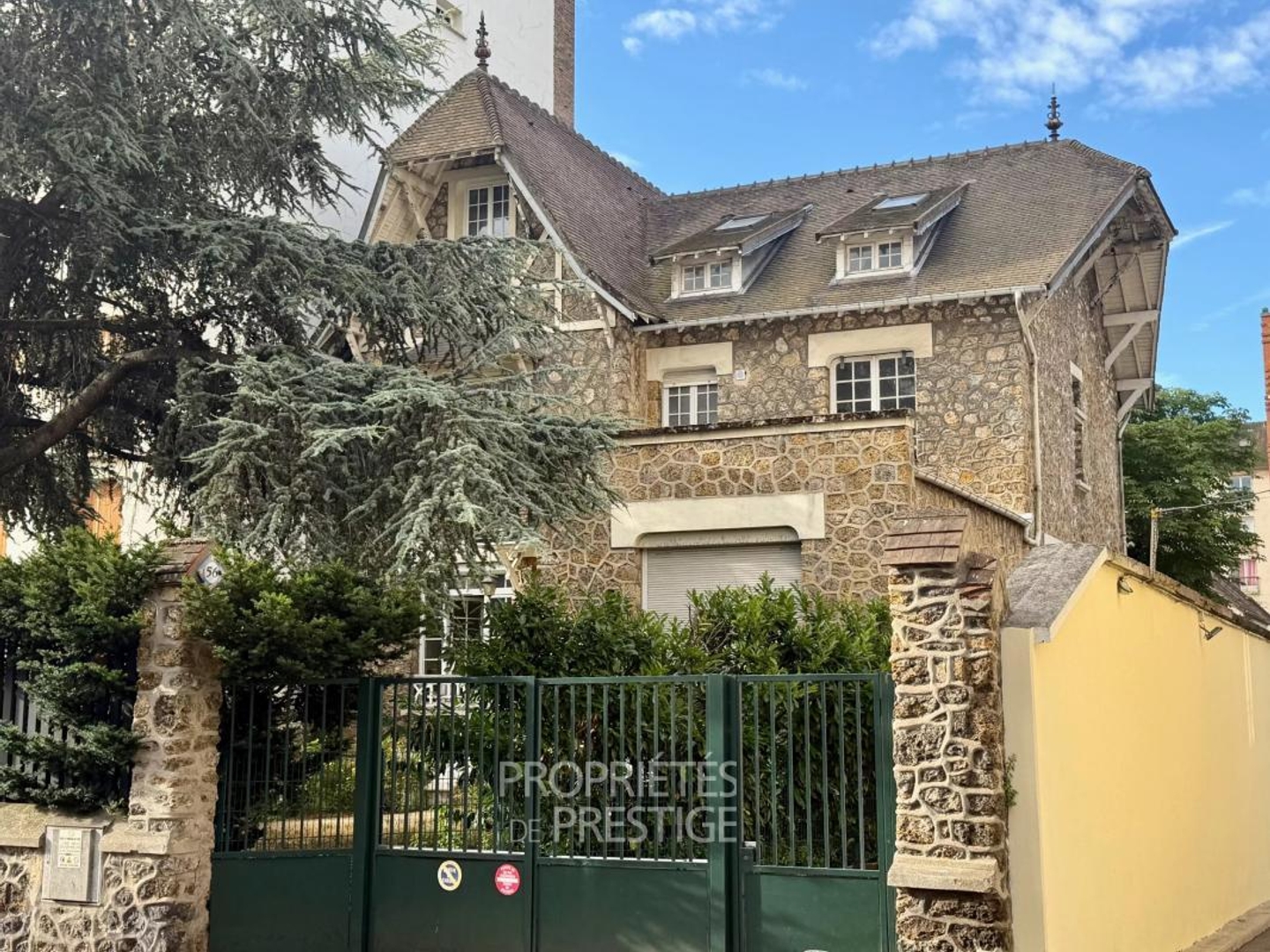 Vends maison individuelle - 387 m² - 17 pièces - Colombes 92700