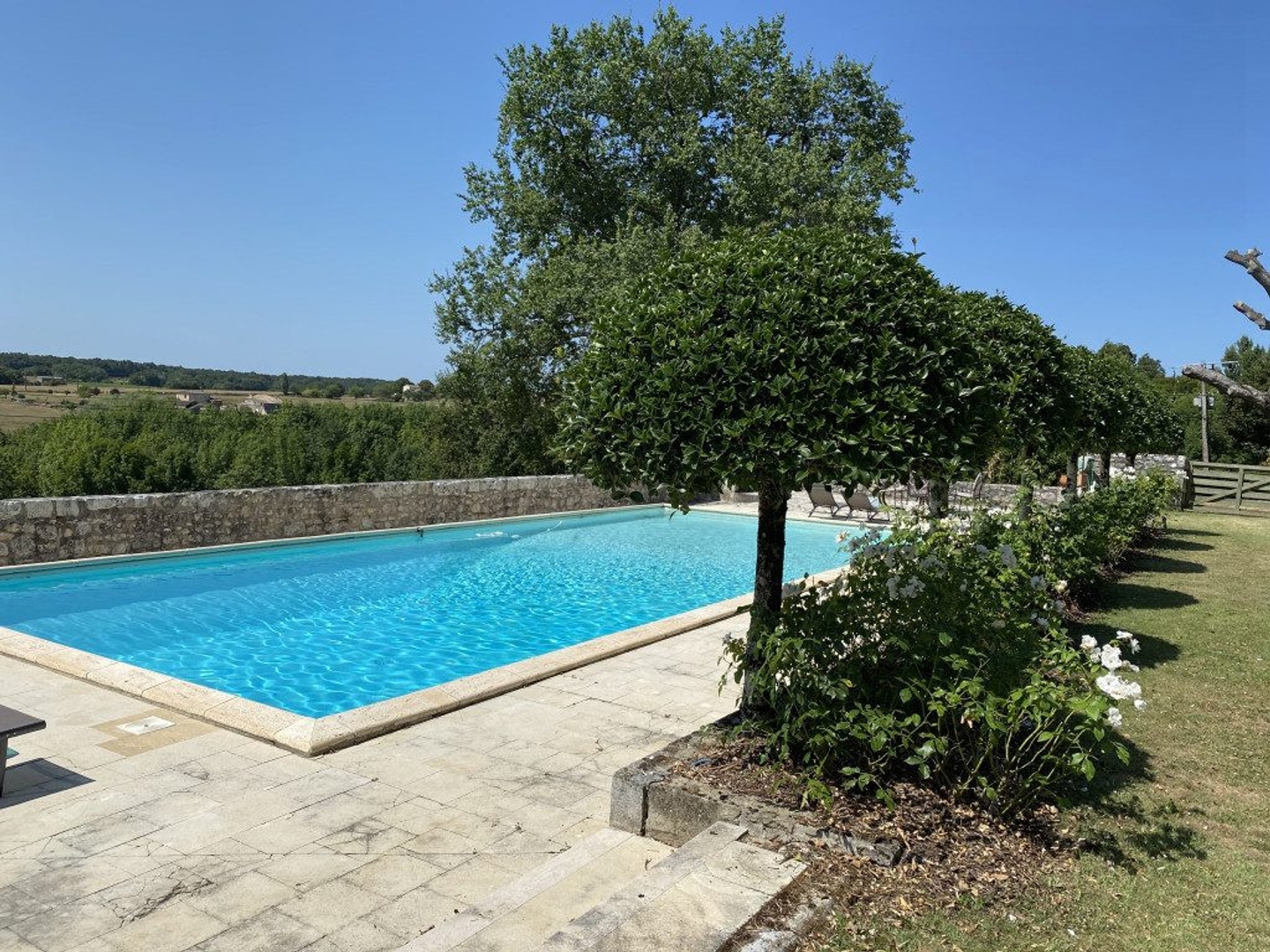 Maison à vendre - 16 pièces - 560m2 - Bonneville-Et-Sai... (24230)