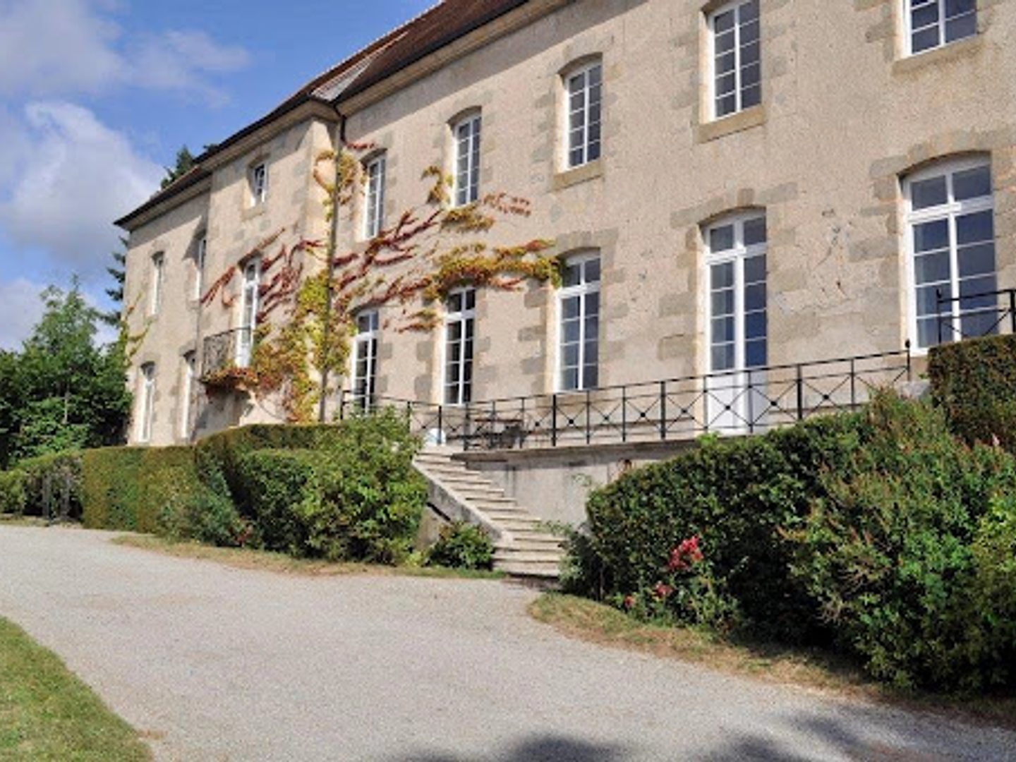 Château 20 pièces 1800 m²