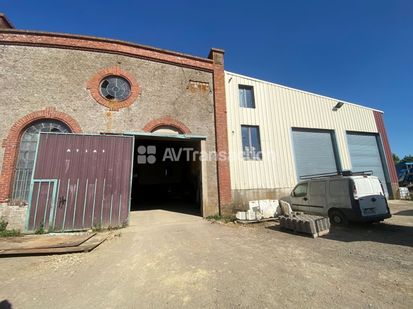 ENTREPOT de 473M² sur une parcelle de 2000 m²