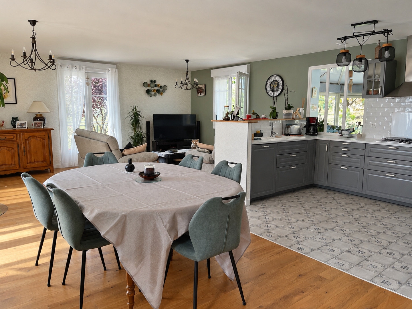 Maison à vendre - 7 pièces - 175m2 - Allonnes (49650)