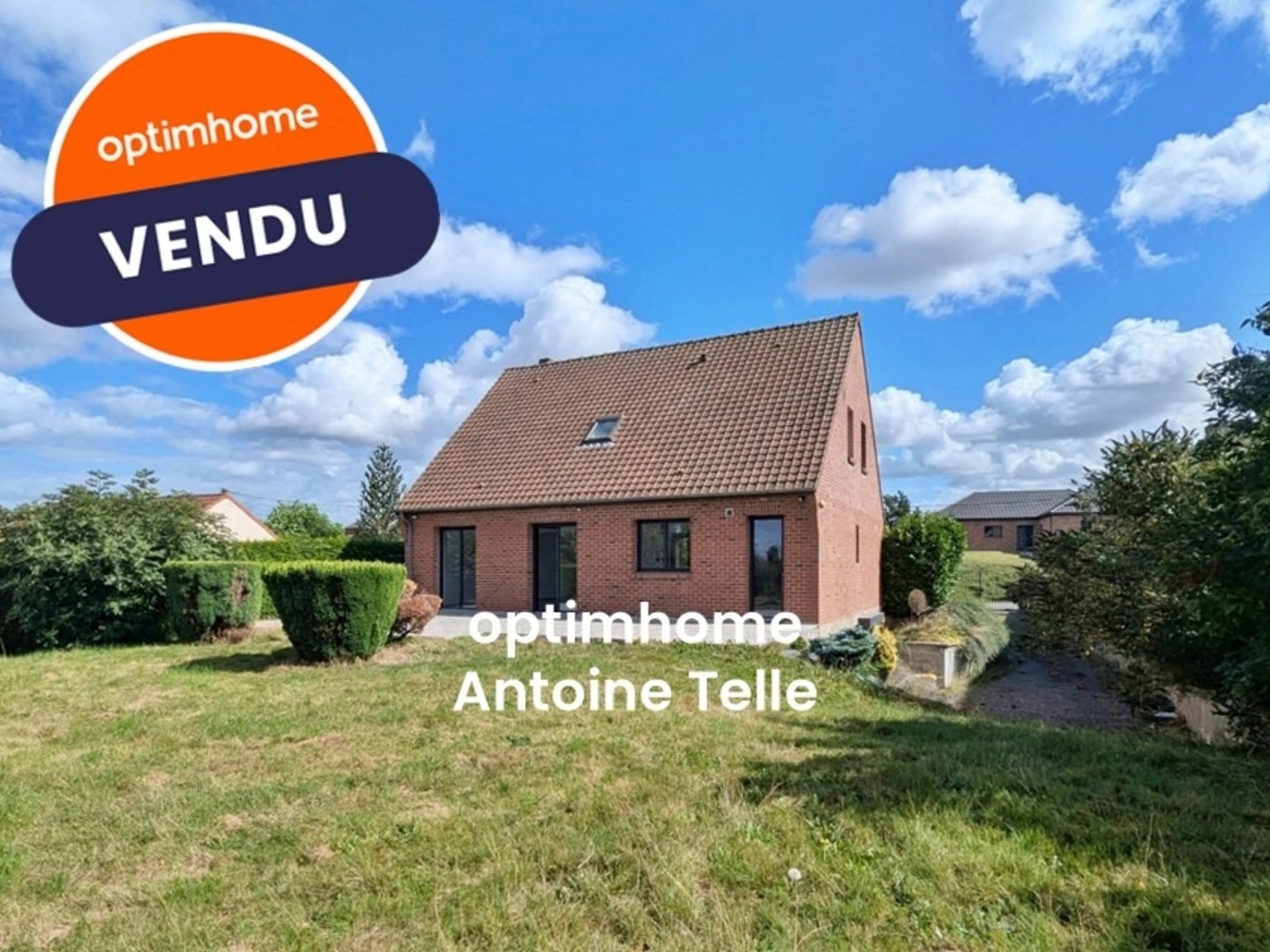 Pavillon individuel semi plain-pied de 4 Chambres avec sous sol complet, terrasse & jardin clos sur 1750m²