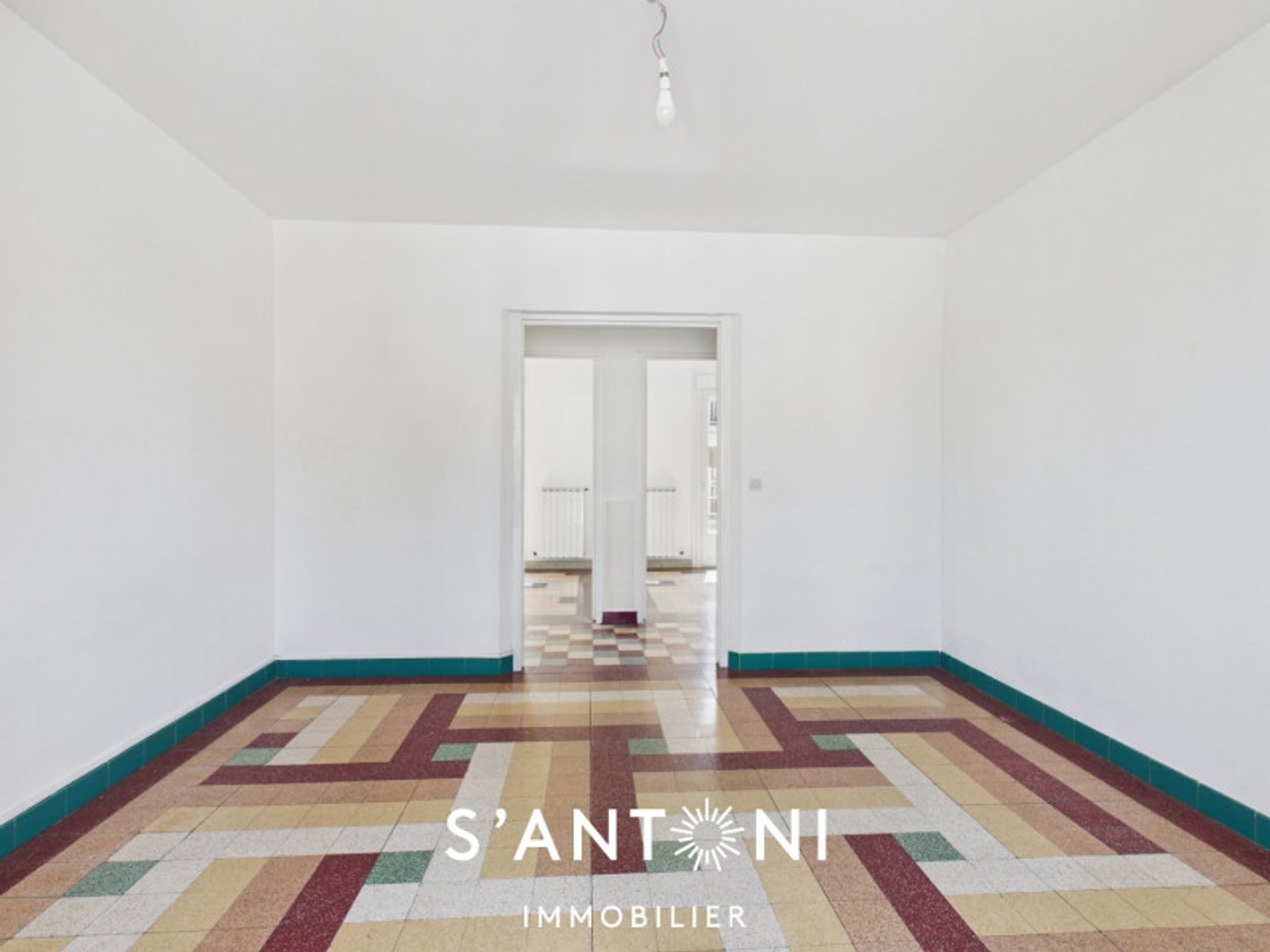 Immeuble à vendre - 7 pièces - 137m2 - Béziers (34500)