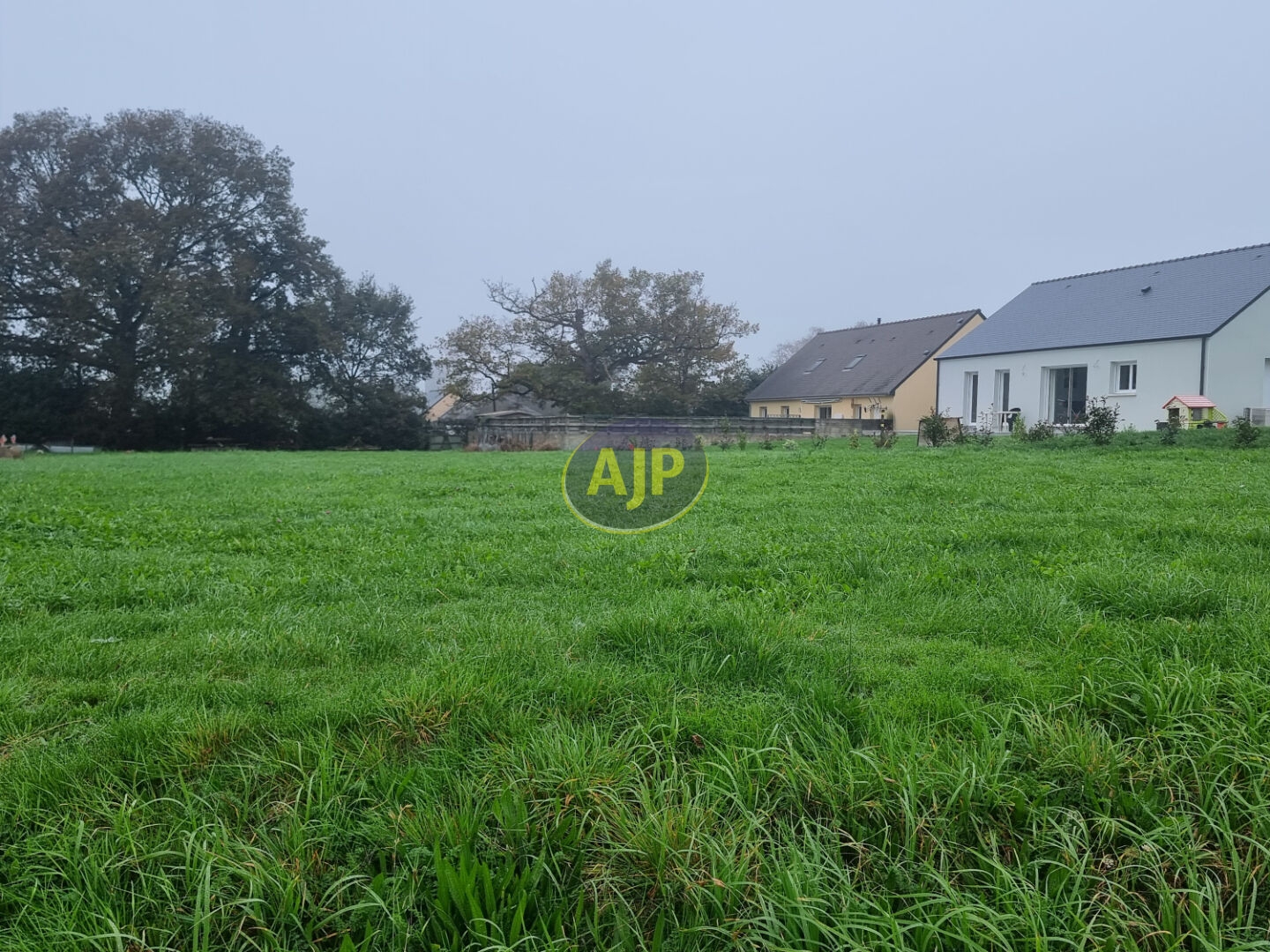 Terrain constructible 667 m²