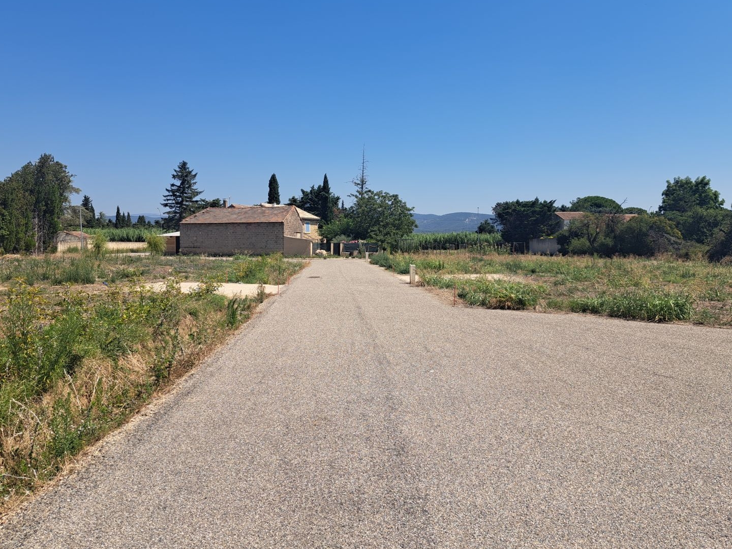 Terrain à vendre - 800m2 - L'isle-Sur-La-Sorgue (84800)