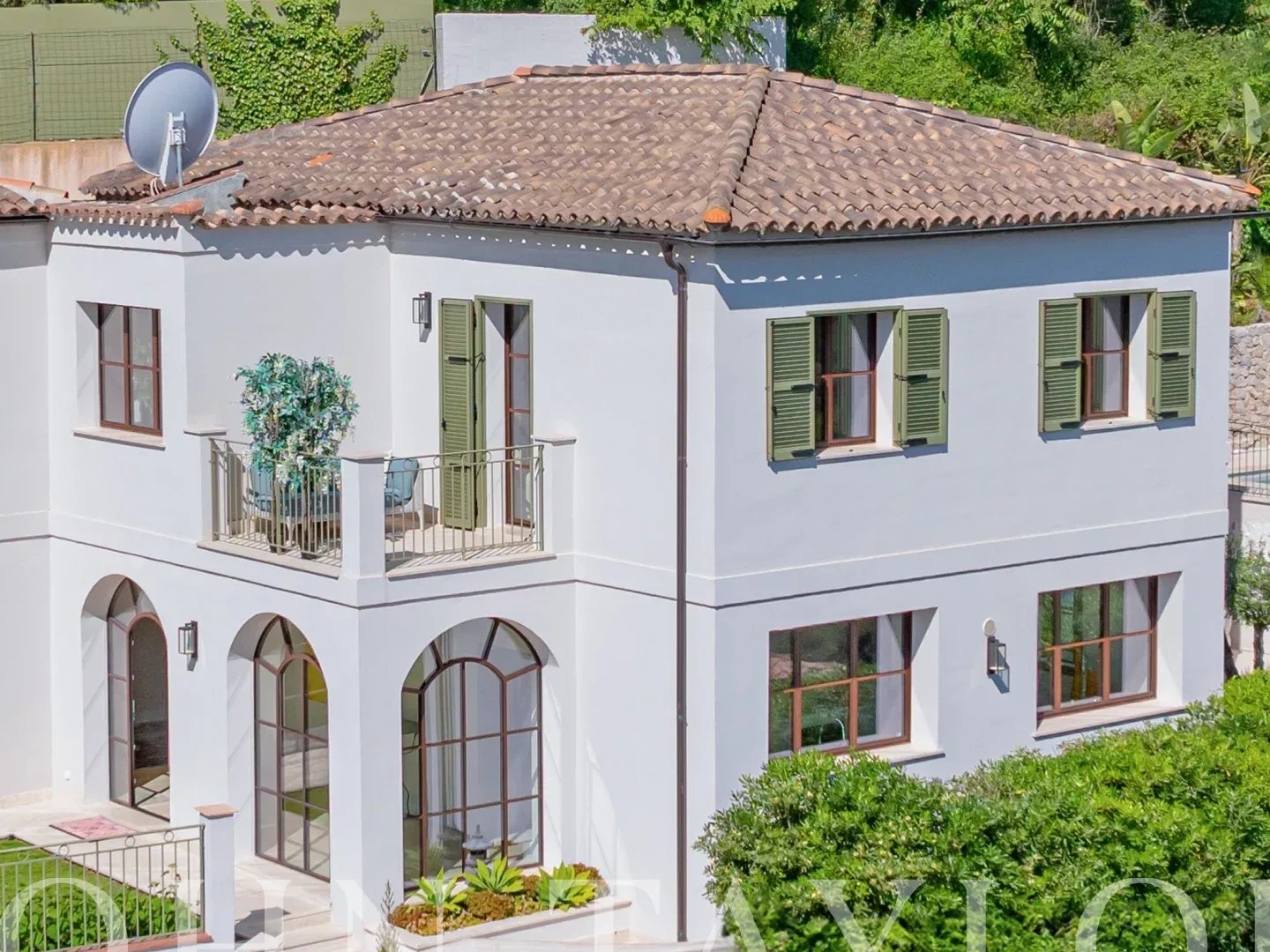 ROQUEBRUNE CAP MARTIN | VILLA NEO CONTEMPORAINE | 5 CHAMBRES | VUE MER PANORAMIQUE- PISCINE | GARAGES