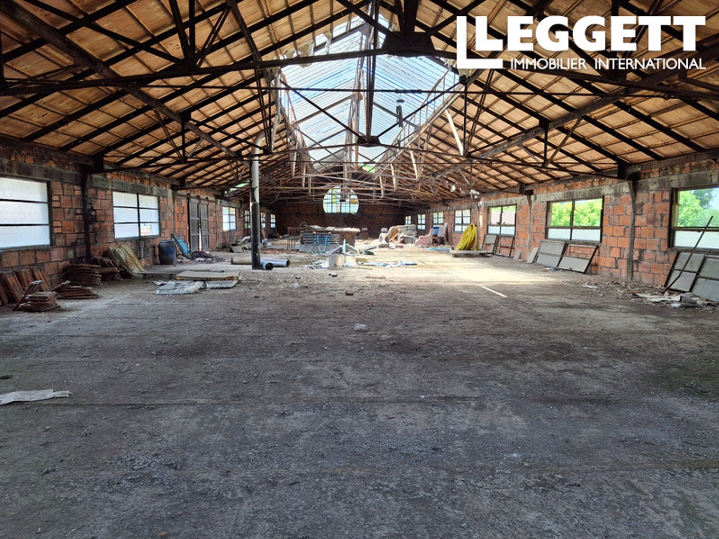 Locaux à vendre - 9948m2 - Saint-Junien (87200)