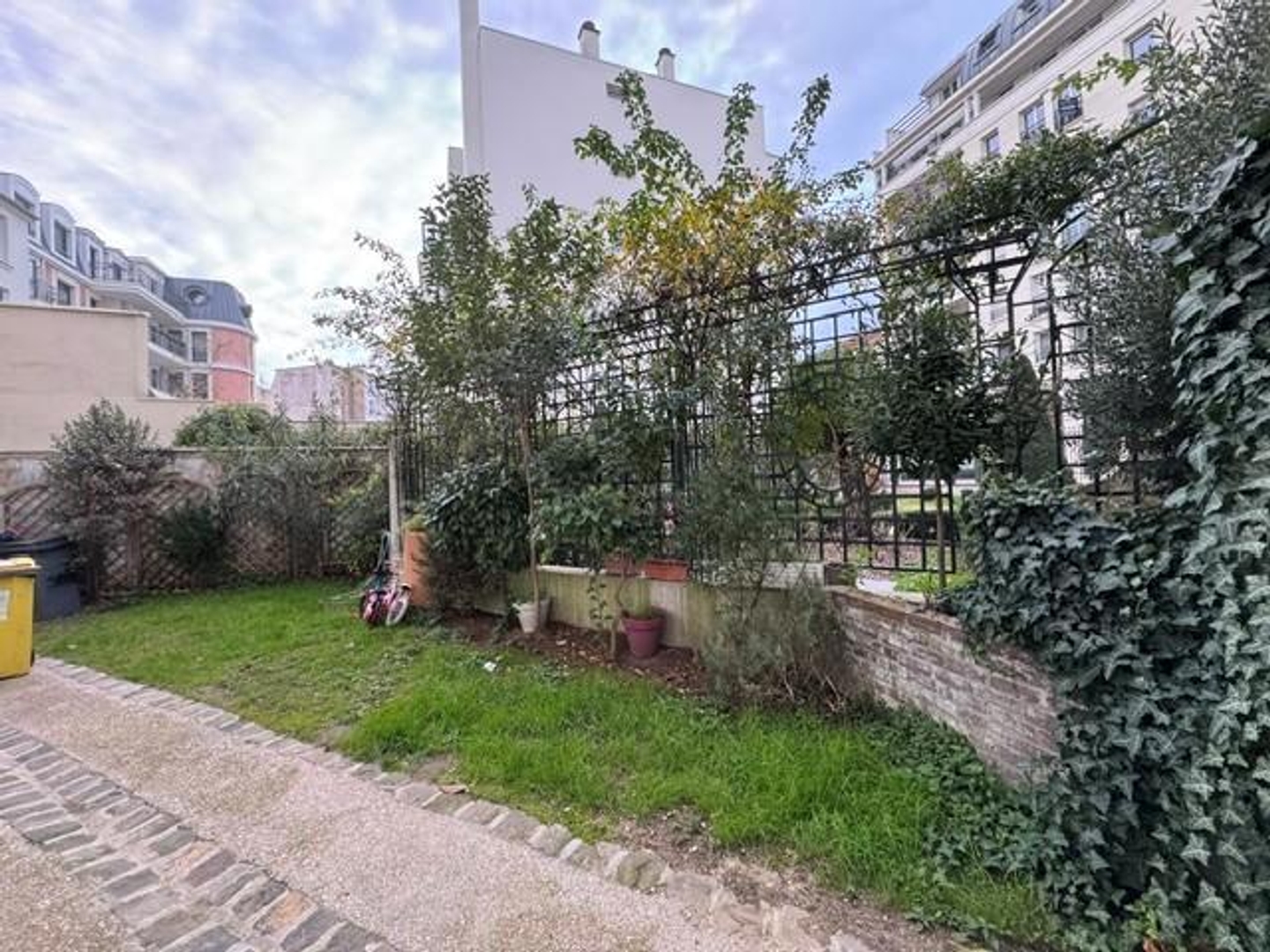 Appartement à vendre - 2 pièces - 27m2 - Puteaux (92800)