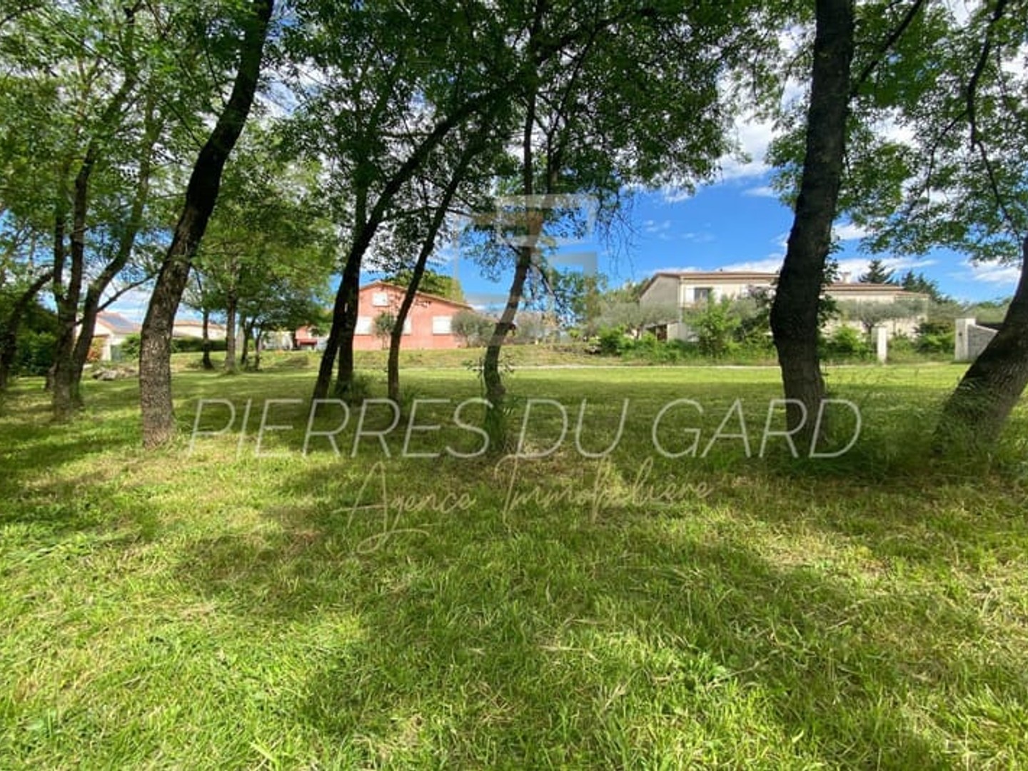Terrain 450 m²