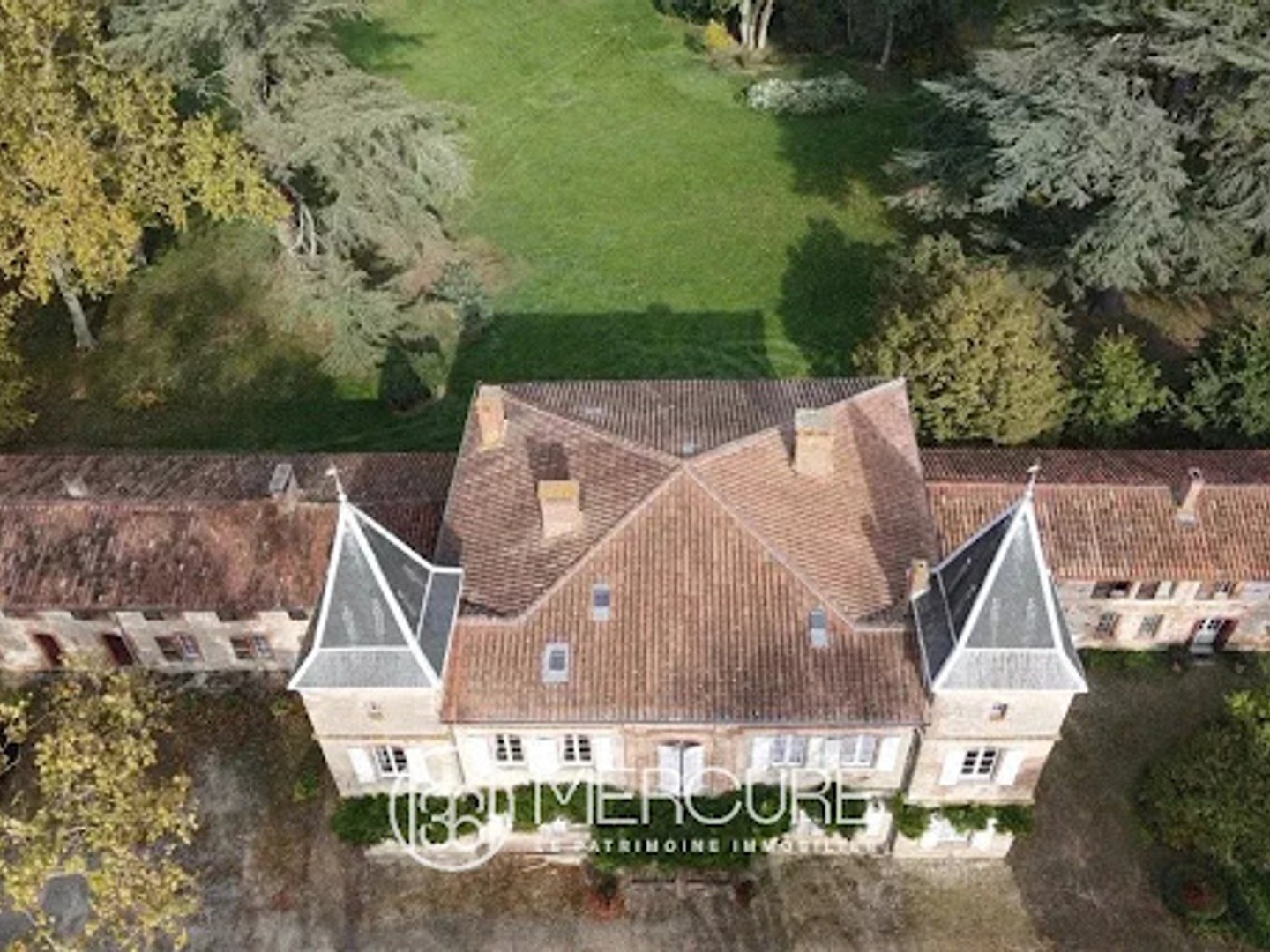 Château 27 pièces 640 m²