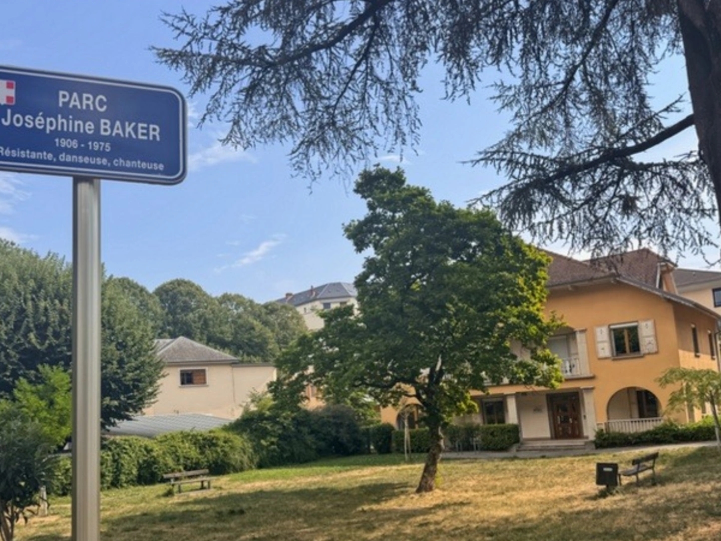 Appartement à vendre - 4 pièces - 101m2 - Chambéry (73000)