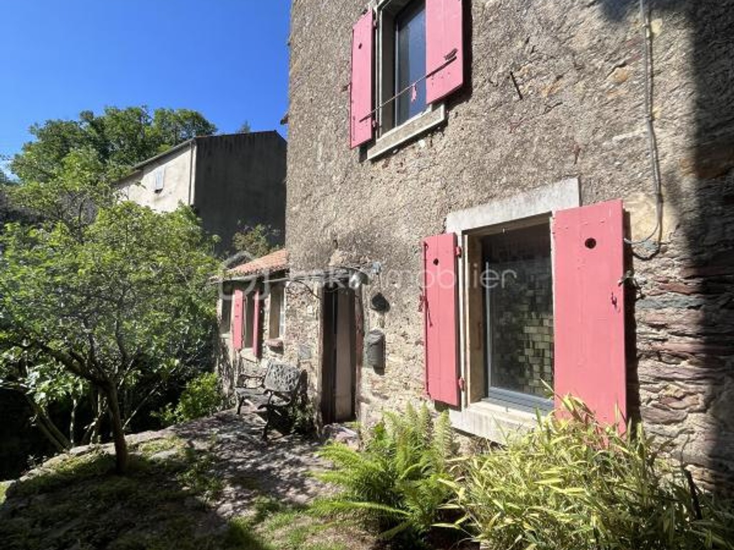 Magasin à vendre - 3 pièces - 110m2 - Ferrals-Les-Monta... (34210)