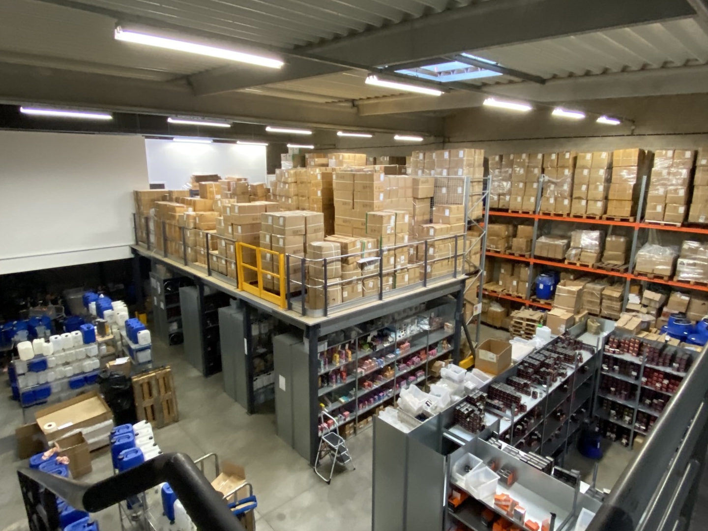 Local industriel 613 m²