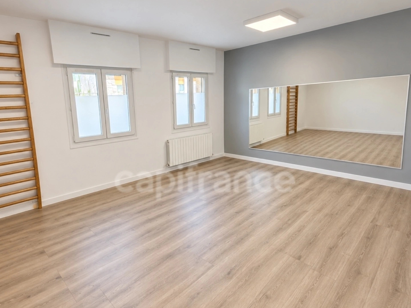 Bureaux à vendre - 4 pièces - 8m2 - Carhaix-Plouguer (29270)