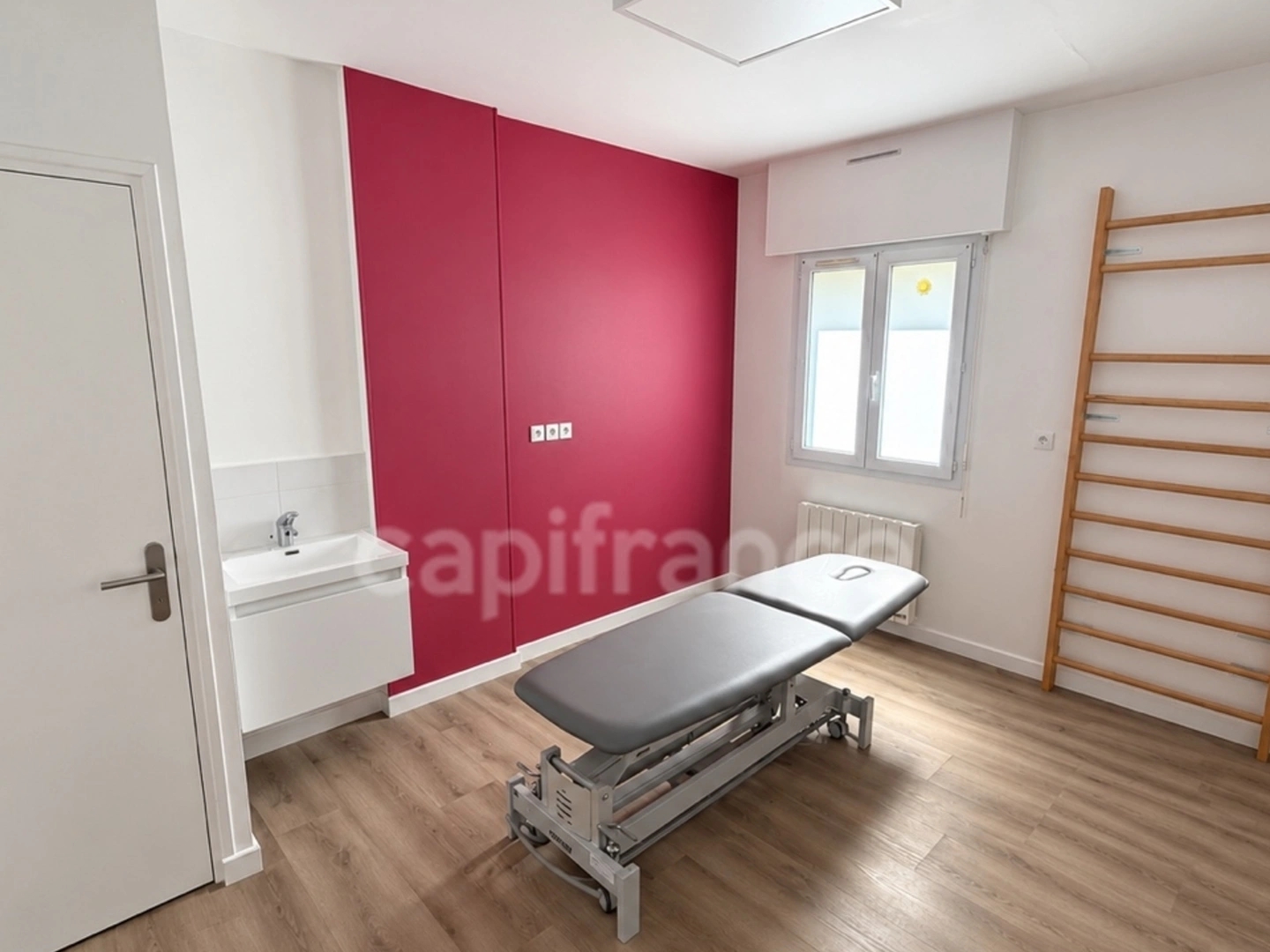 Bureaux à vendre - 4 pièces - 8m2 - Carhaix-Plouguer (29270)