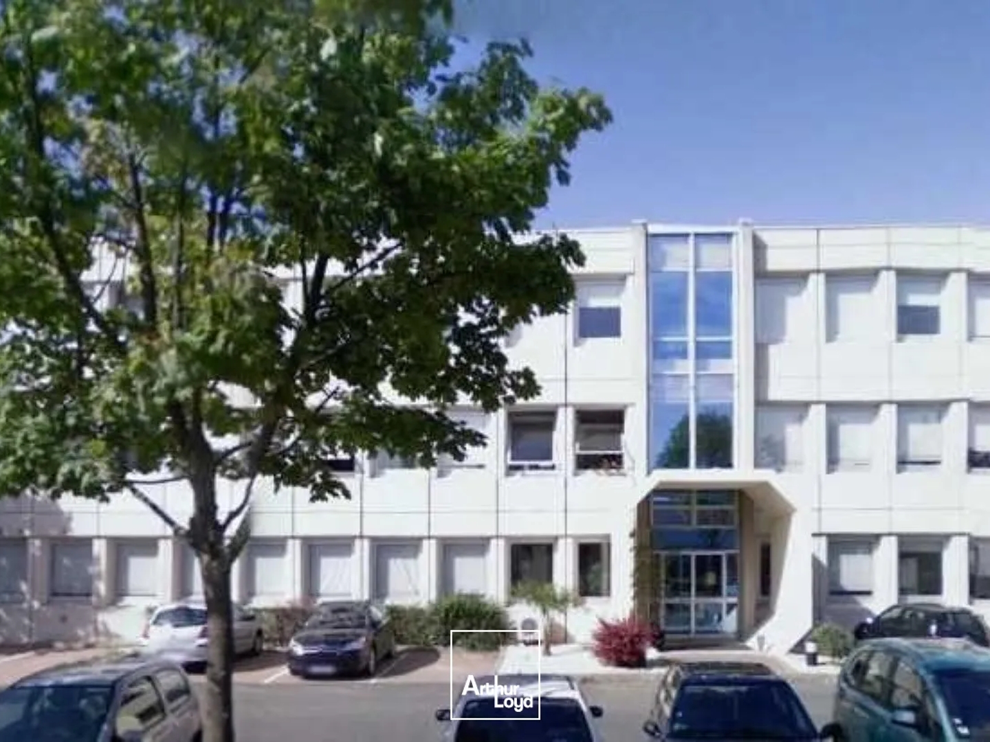 Locaux d'activité à vendre à Montigny le Bretonneux