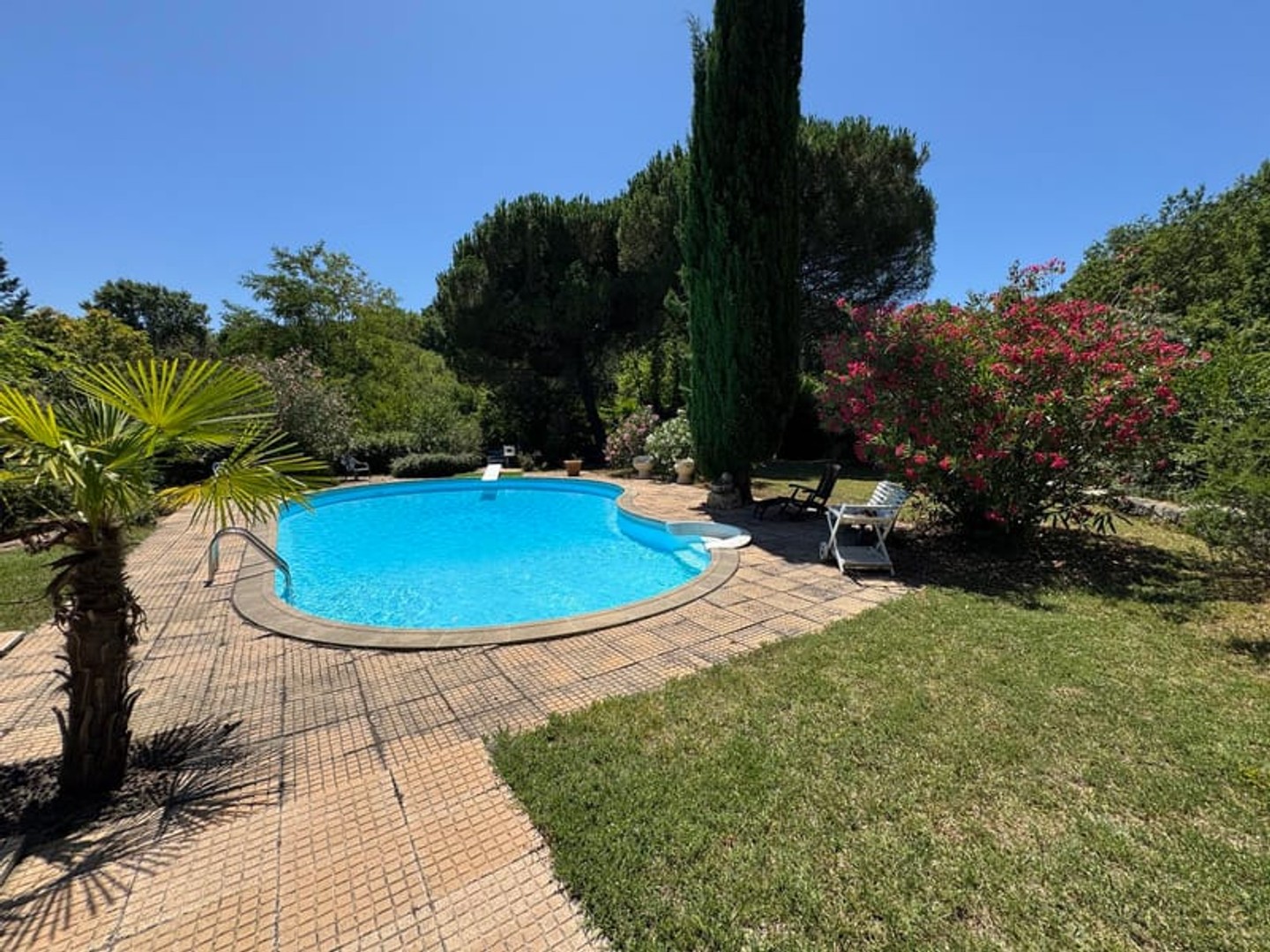 Maison 10 pièces 240 m²
