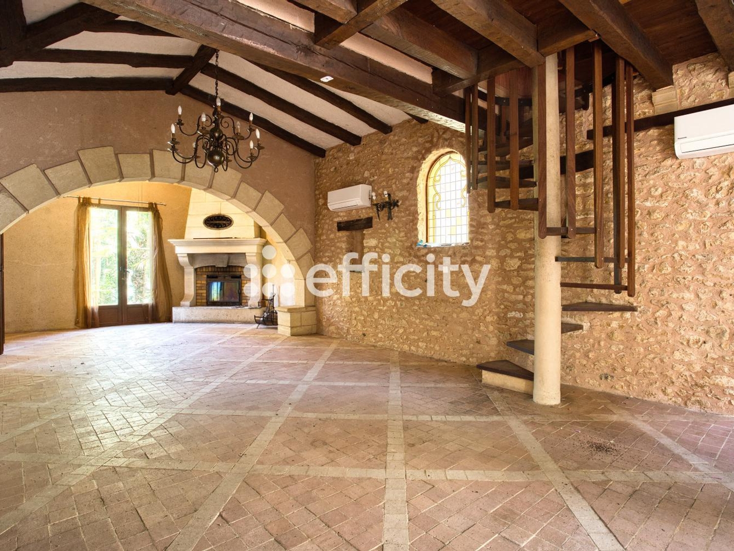 Maison à vendre - 7 pièces - 200m2 - Sanilhac (24660)