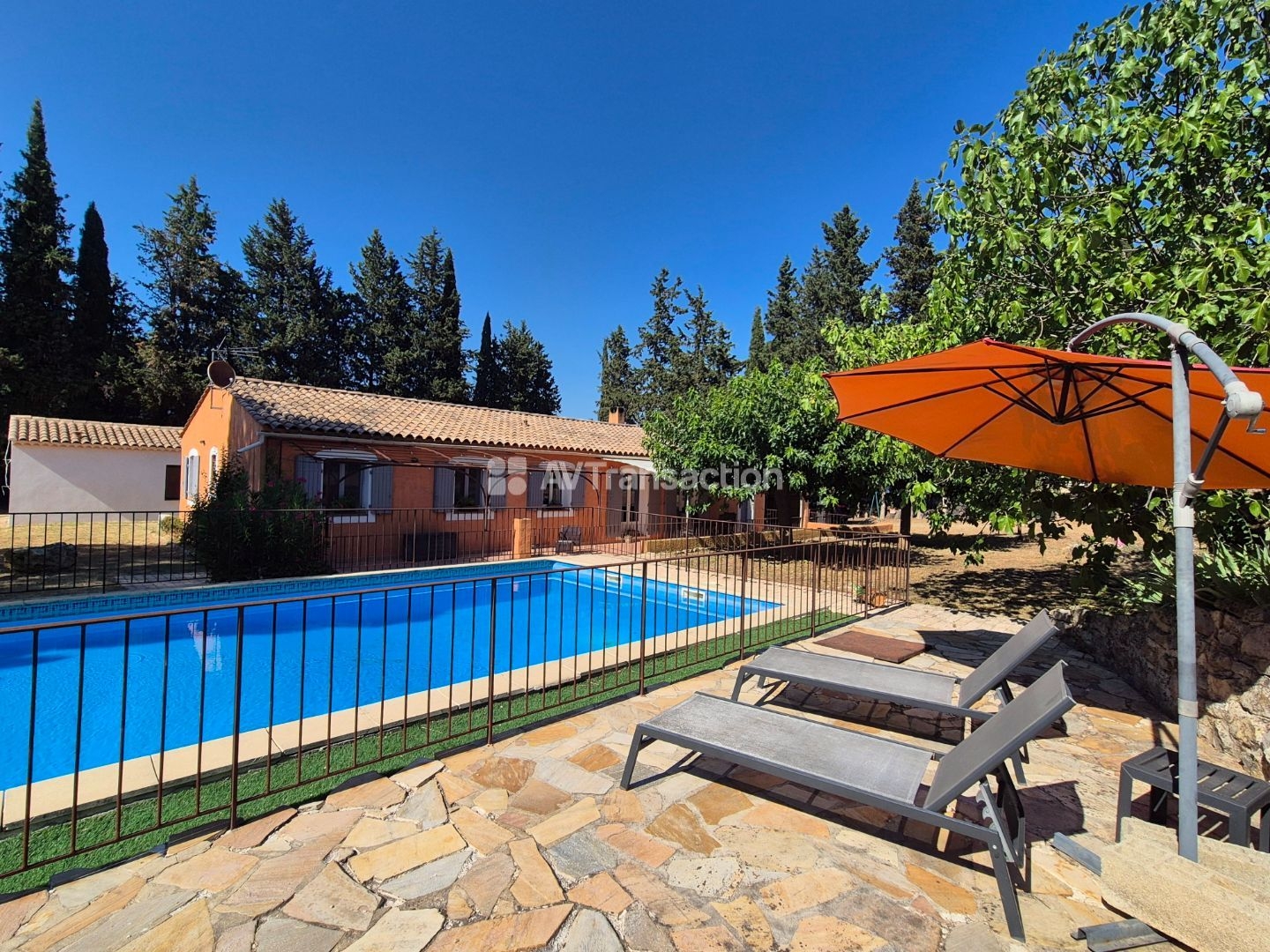 Maison à vendre - 6 pièces - 123m2 - Lorgues (83510)