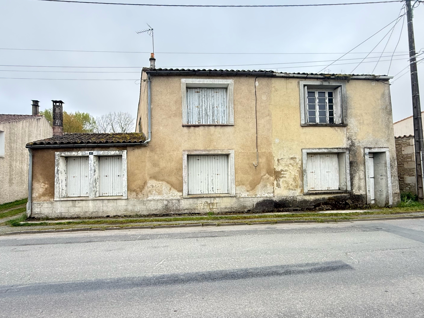 ENSEMBLE IMMOBILIER A COULON