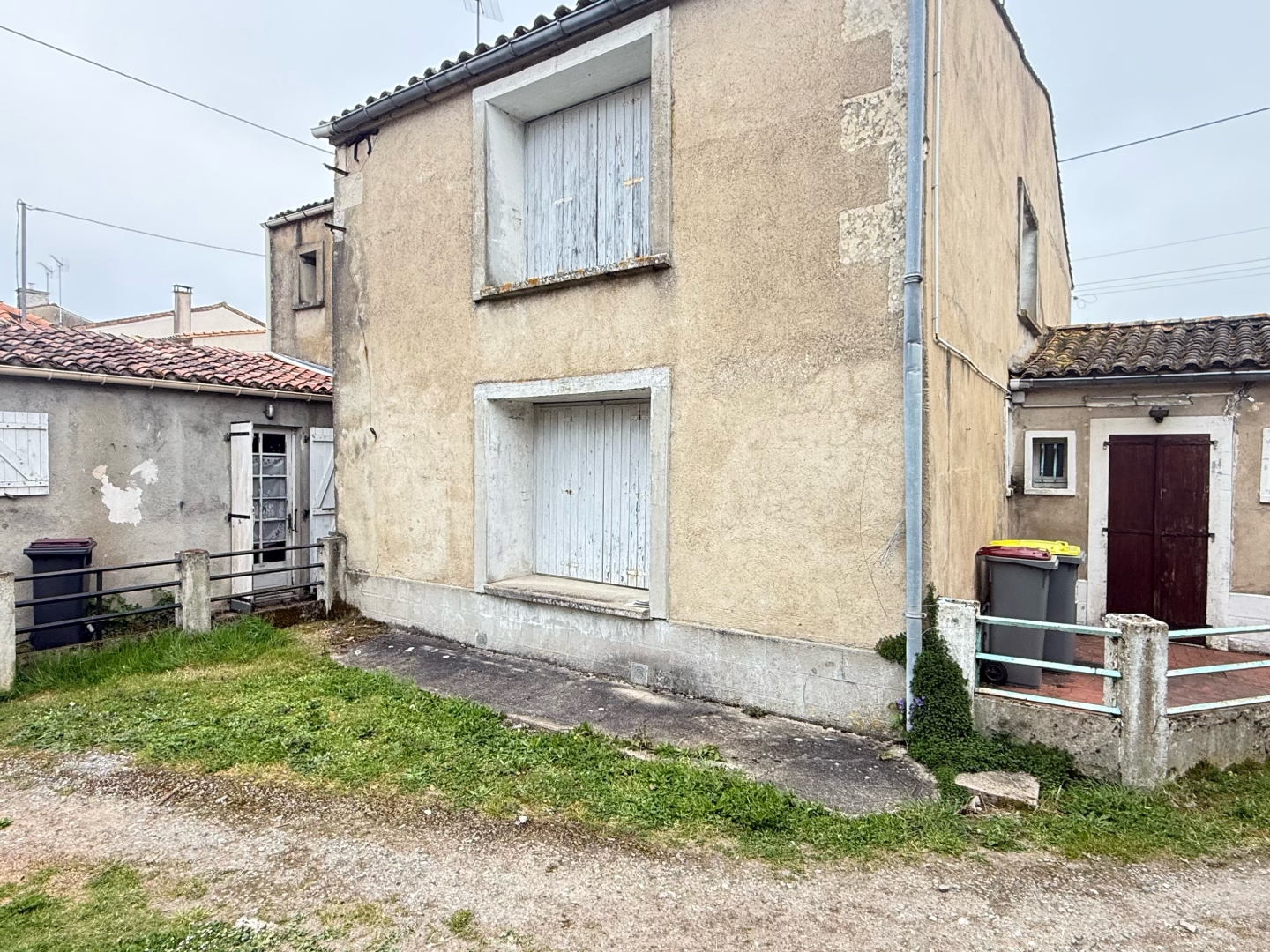 Immeuble à vendre - 8 pièces - 210m2 - Coulon (79510)