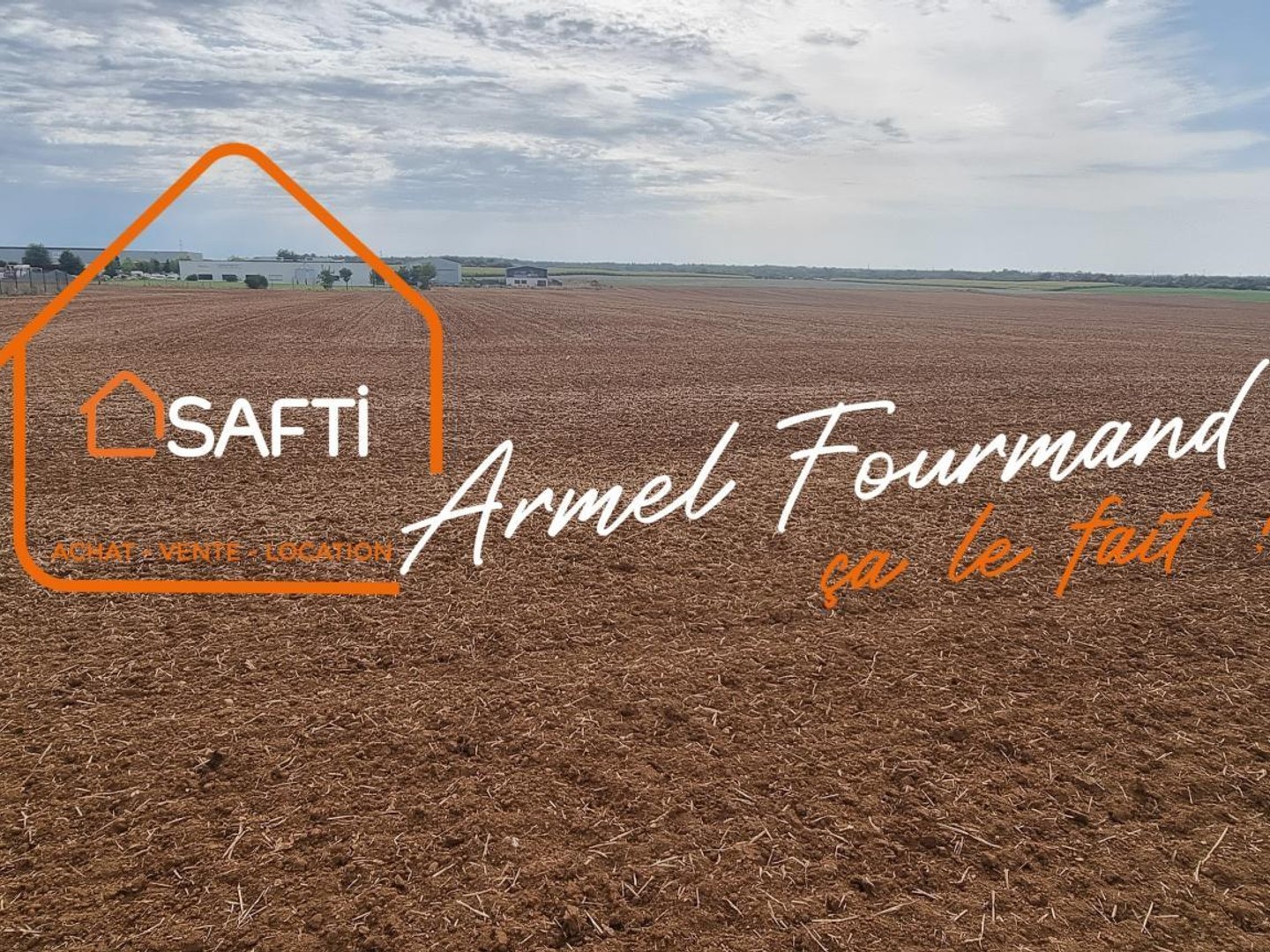 TERRAIN CONSTRUCTIBLE EN ZONE COMMERCIALE