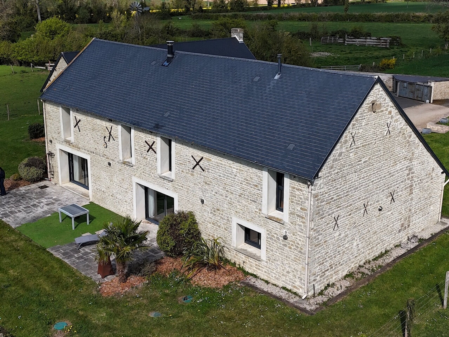 MAISON EN PIERRE