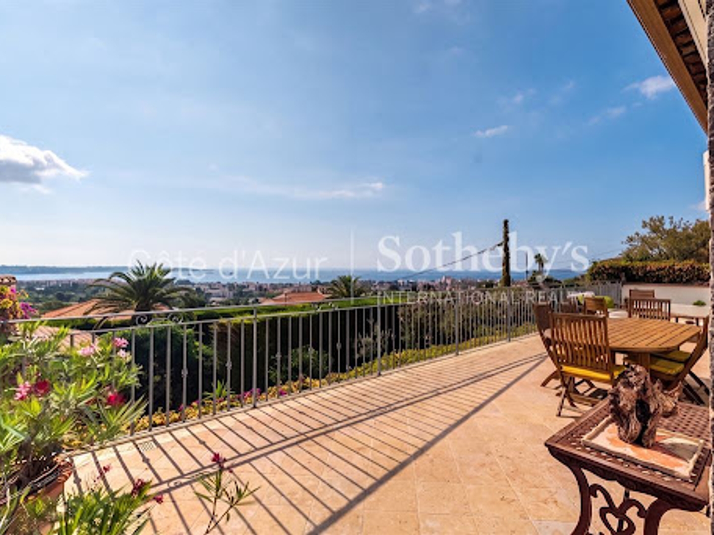 Maison à vendre - 8 pièces - 268m2 - Vallauris (06220)