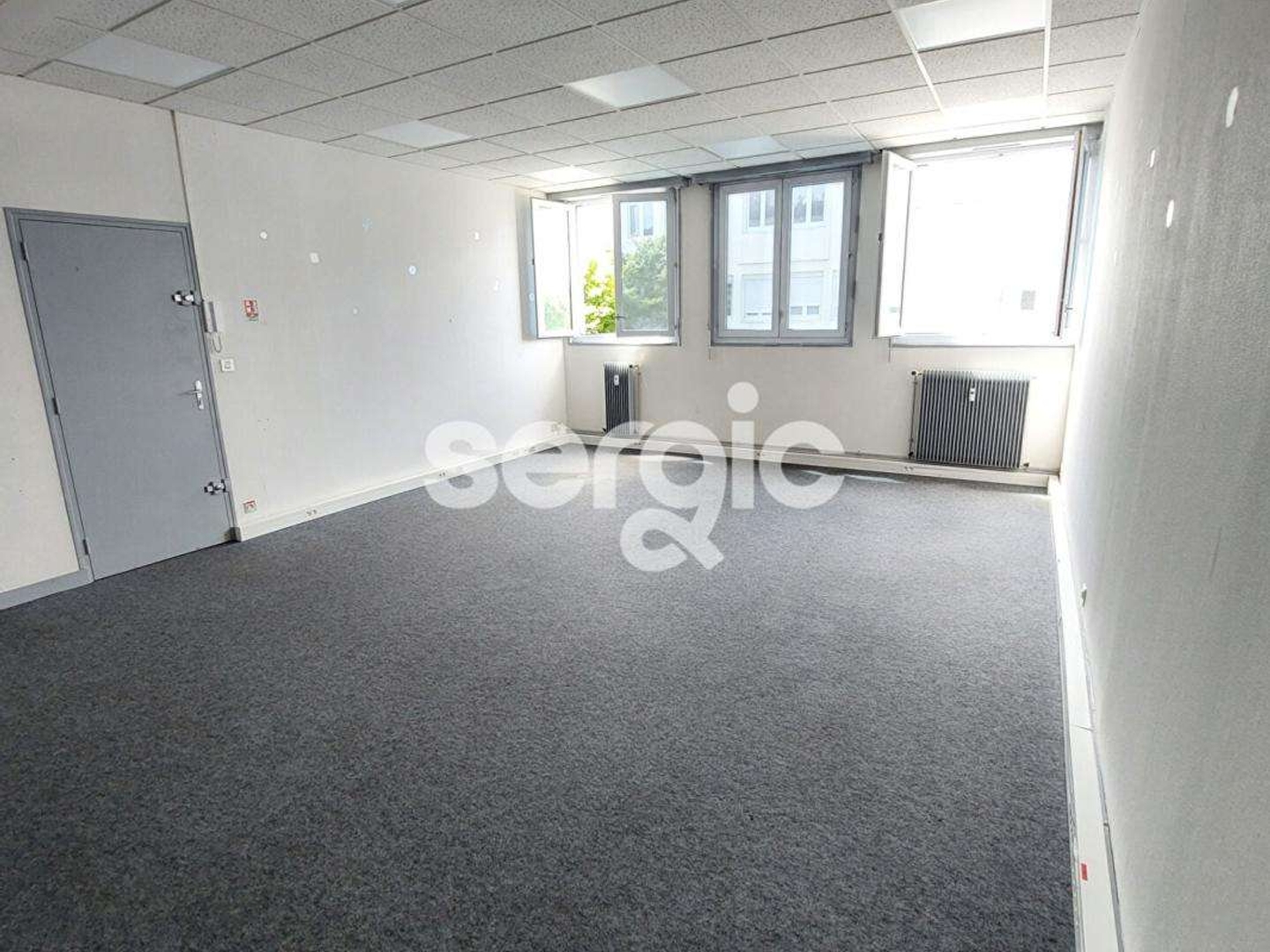 Local 1 pièce 40 m²