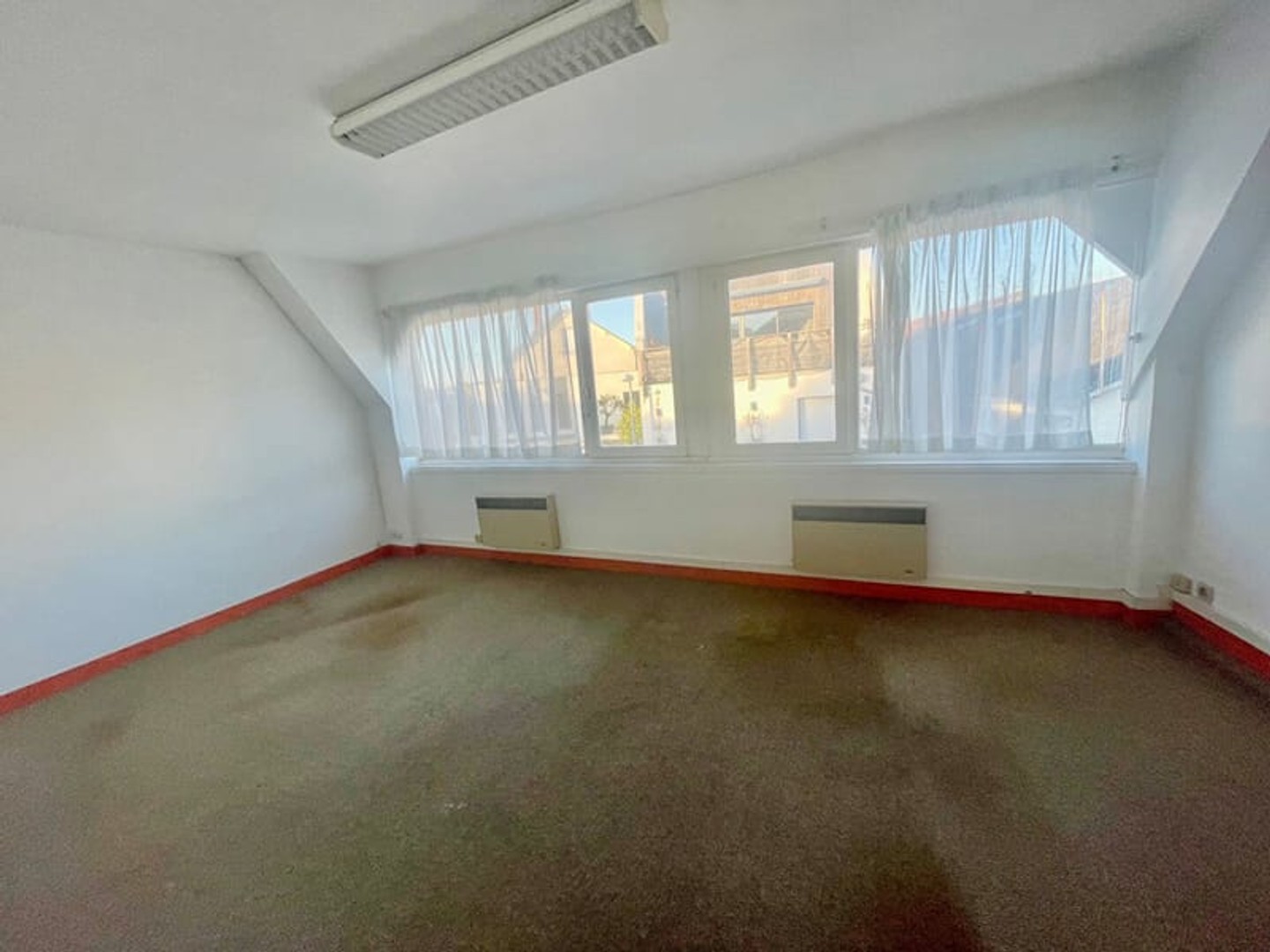Magasin à vendre - 9 pièces - 207m2 - La Rochelle (17000)