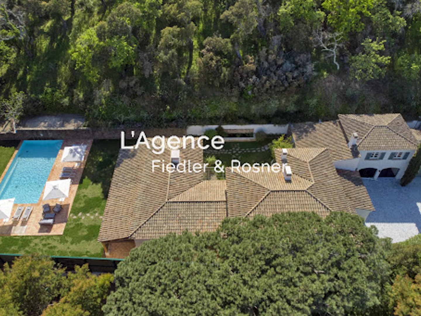 Villa 9 pièces 300 m²
