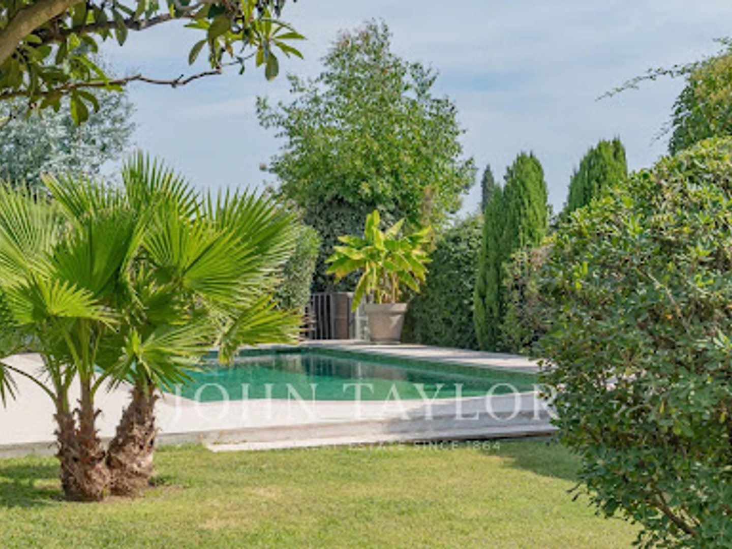 Villa 6 pièces 258 m²