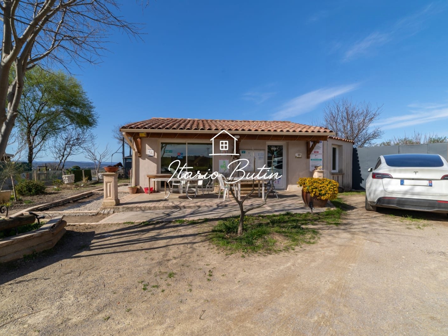 Maison à vendre - 10 pièces - 2600m2 - Le Pouget (34230)