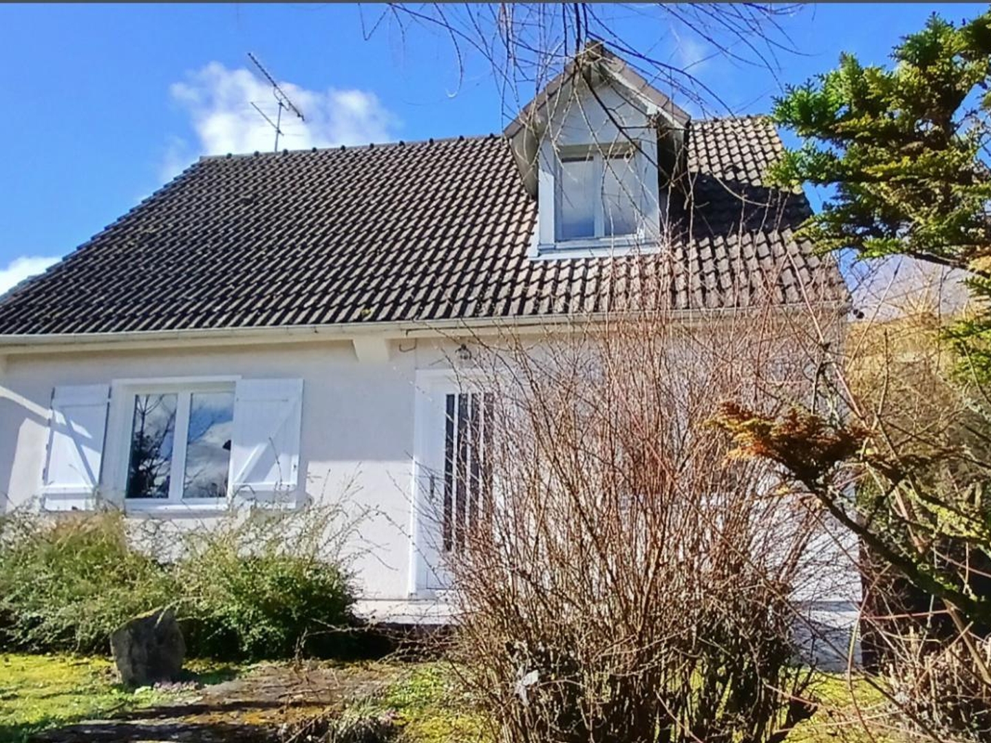 Vends pavillon - 160 m² - 8 pièces, 5 chambres - Saint-Jean-de-Bonneval 10320