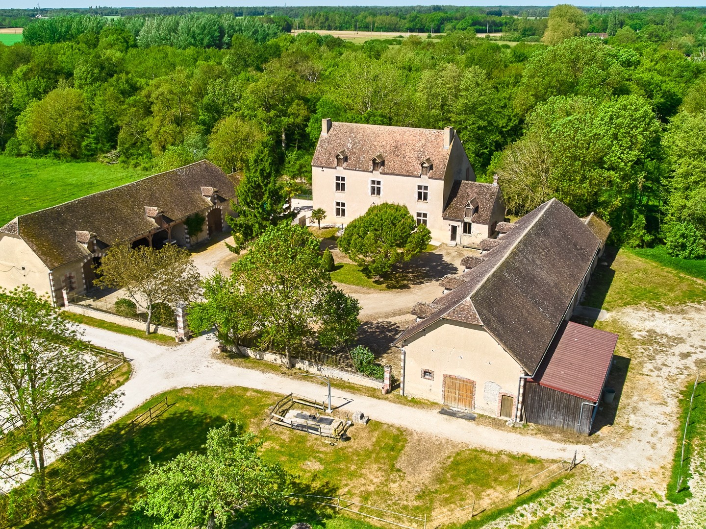 Maison 11 pièces 395 m²
