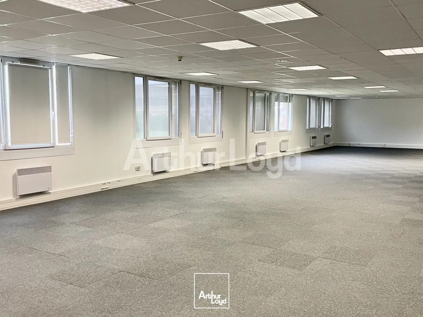 Bureaux à vendre - 757m2 - Villeneuve-D'ascq (59650)
