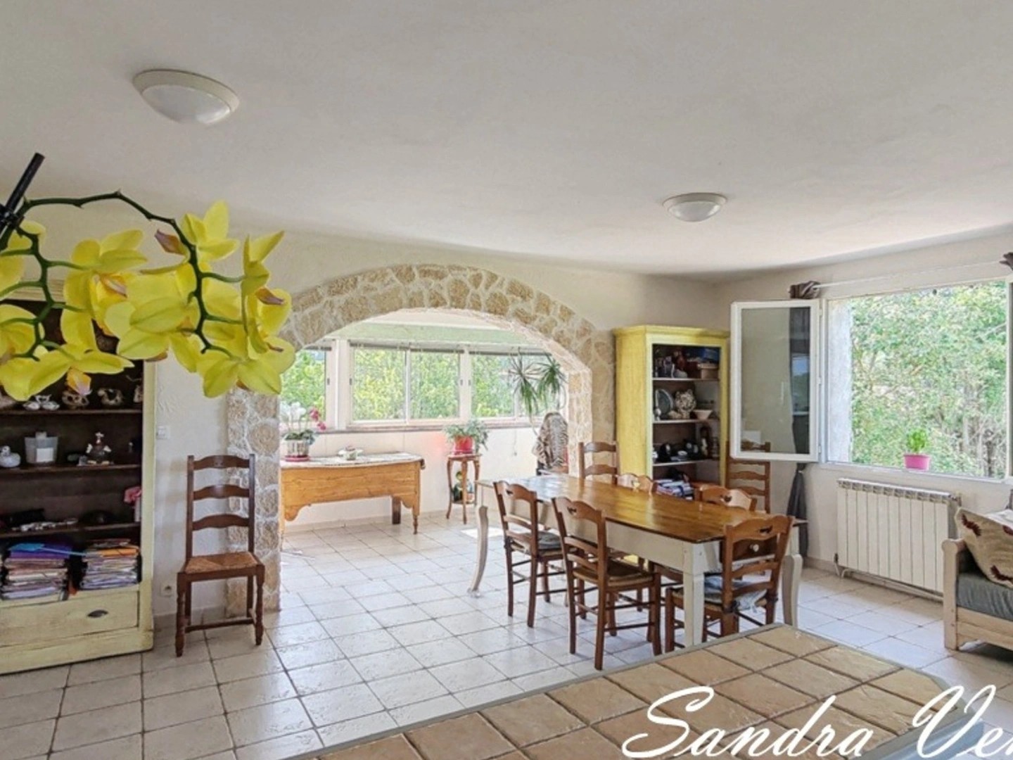 MAISON INDIVIDUELLE à vendre, 6 pièces Proche de DIGNE LES BAINS (04) avec ATELIER