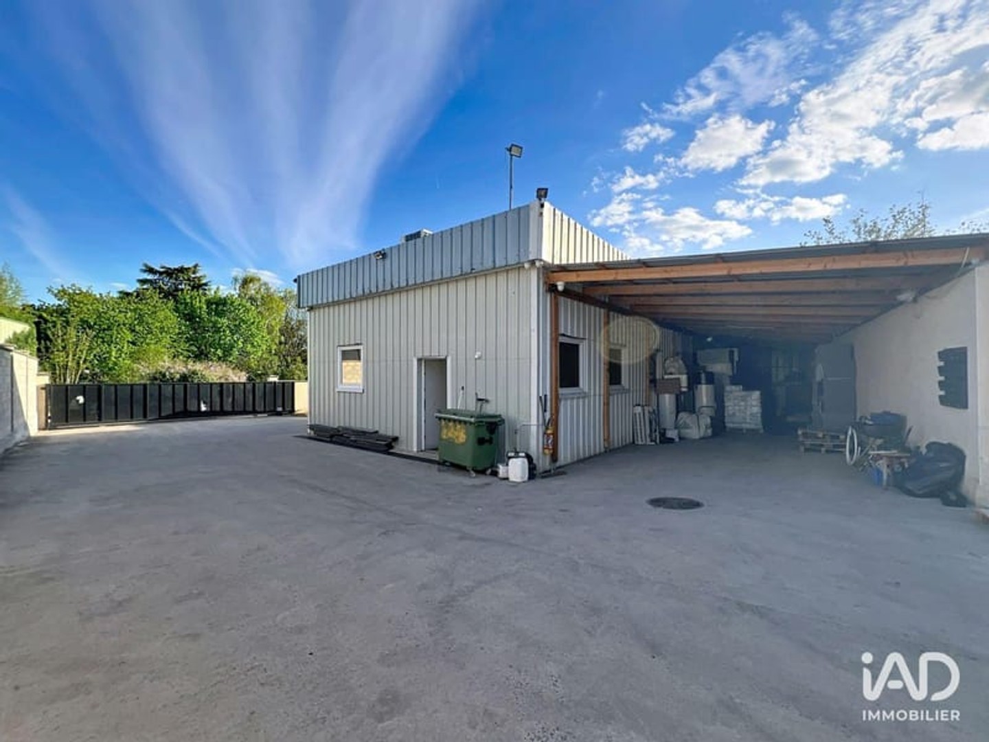 Magasin à vendre - 1 pièce - 449m2 - Grisy-Suisnes (77166)