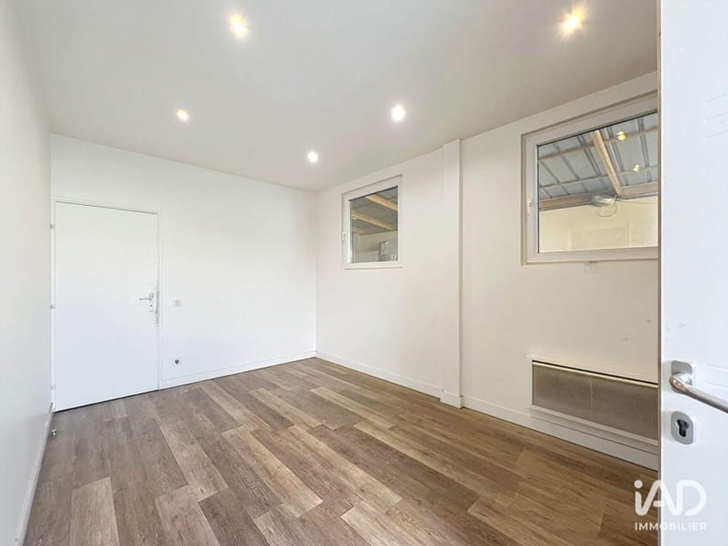 Magasin à vendre - 1 pièce - 449m2 - Grisy-Suisnes (77166)