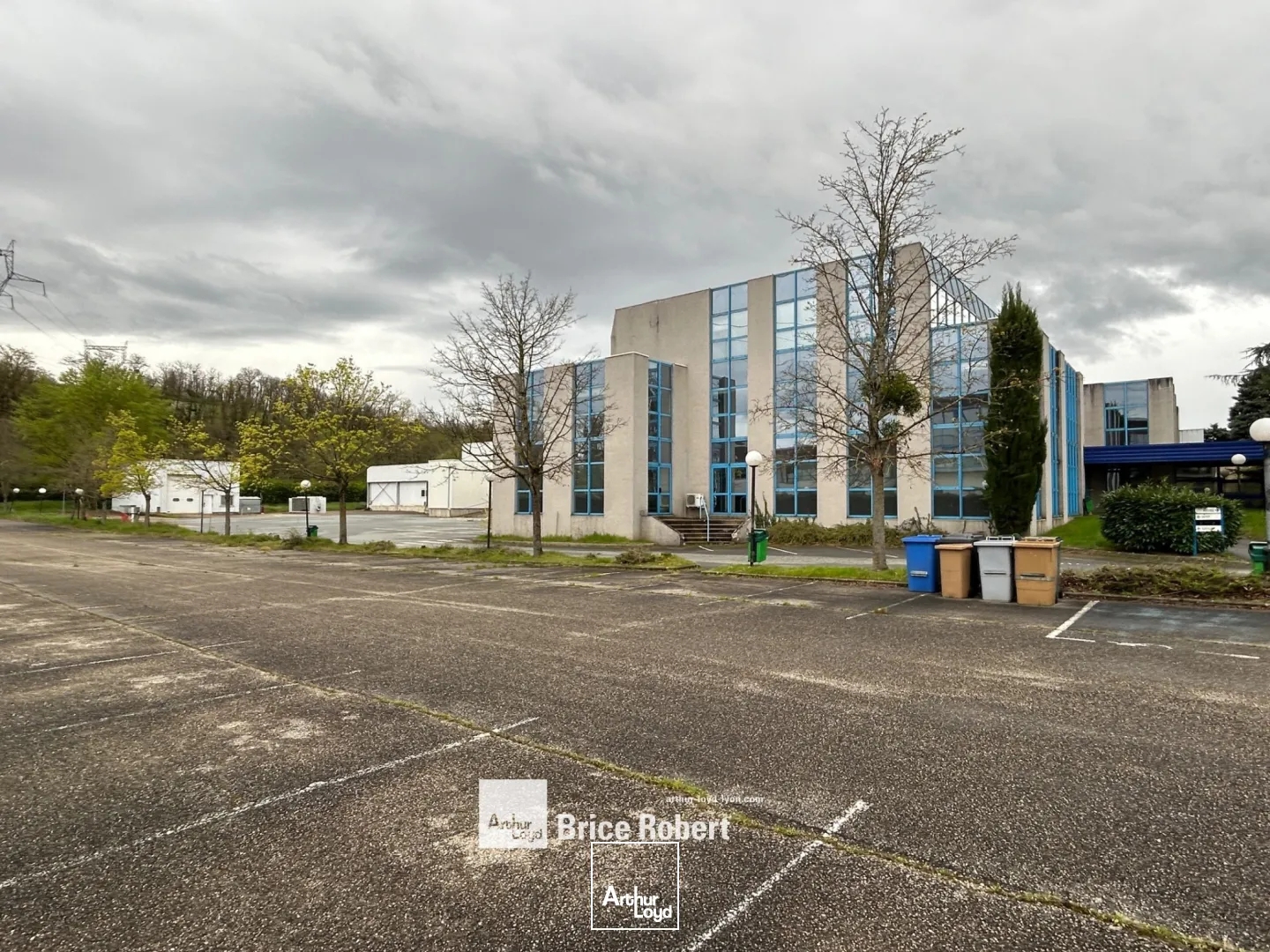 Vente bâtiment d'activités avec grande hauteur à Civrieux-d'Azergues