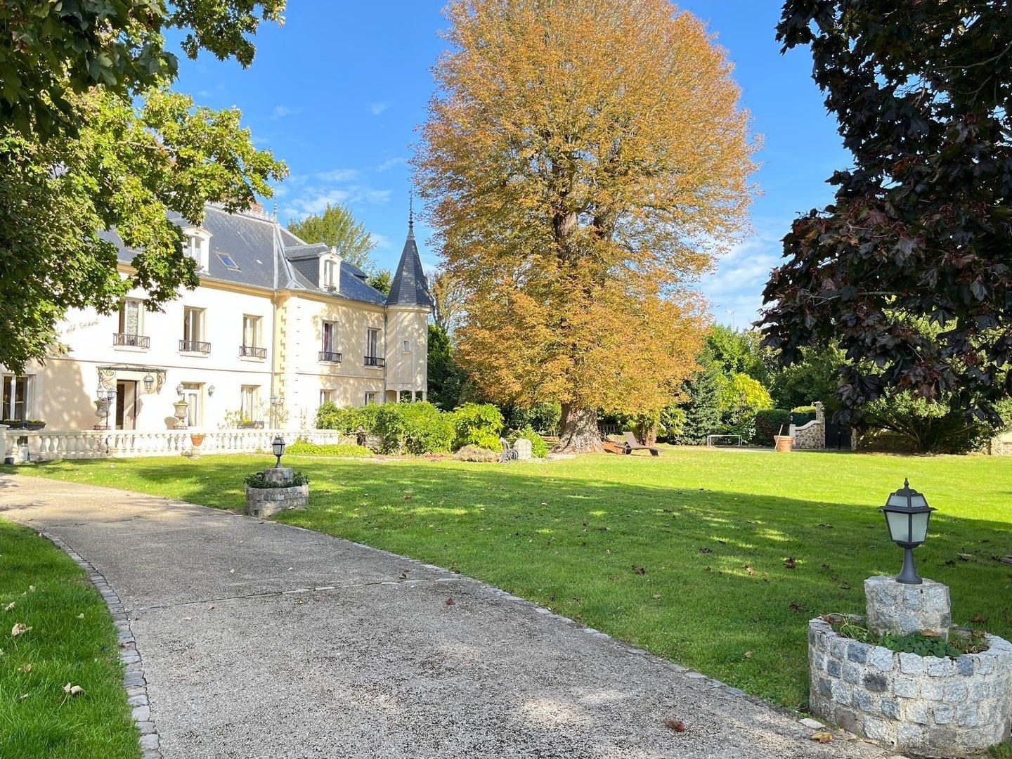 Maison 29 pièces 654 m²