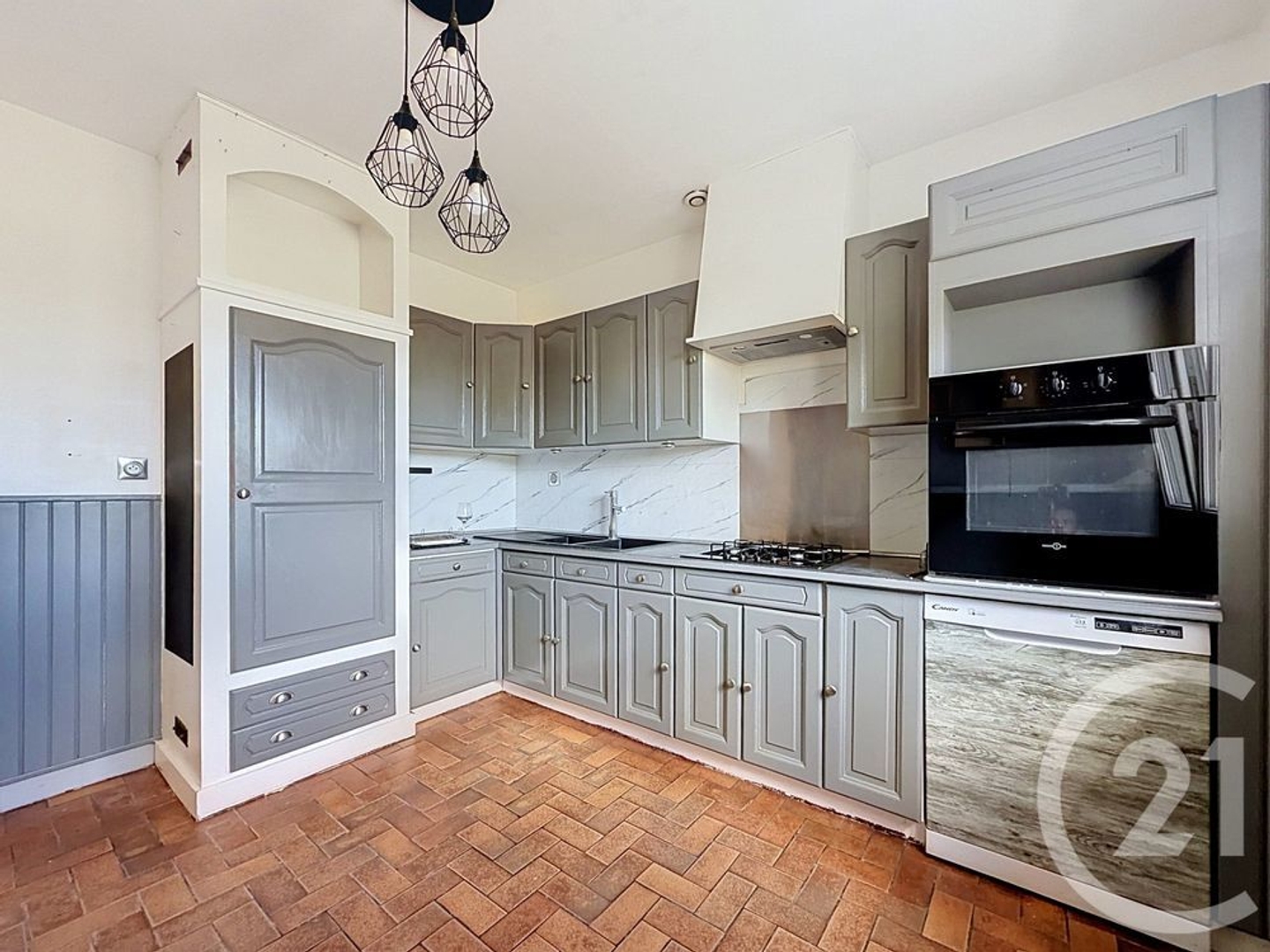 Maison à vendre - 4 pièces - 150m2 - Saint-Pourçain-Su... (03500)