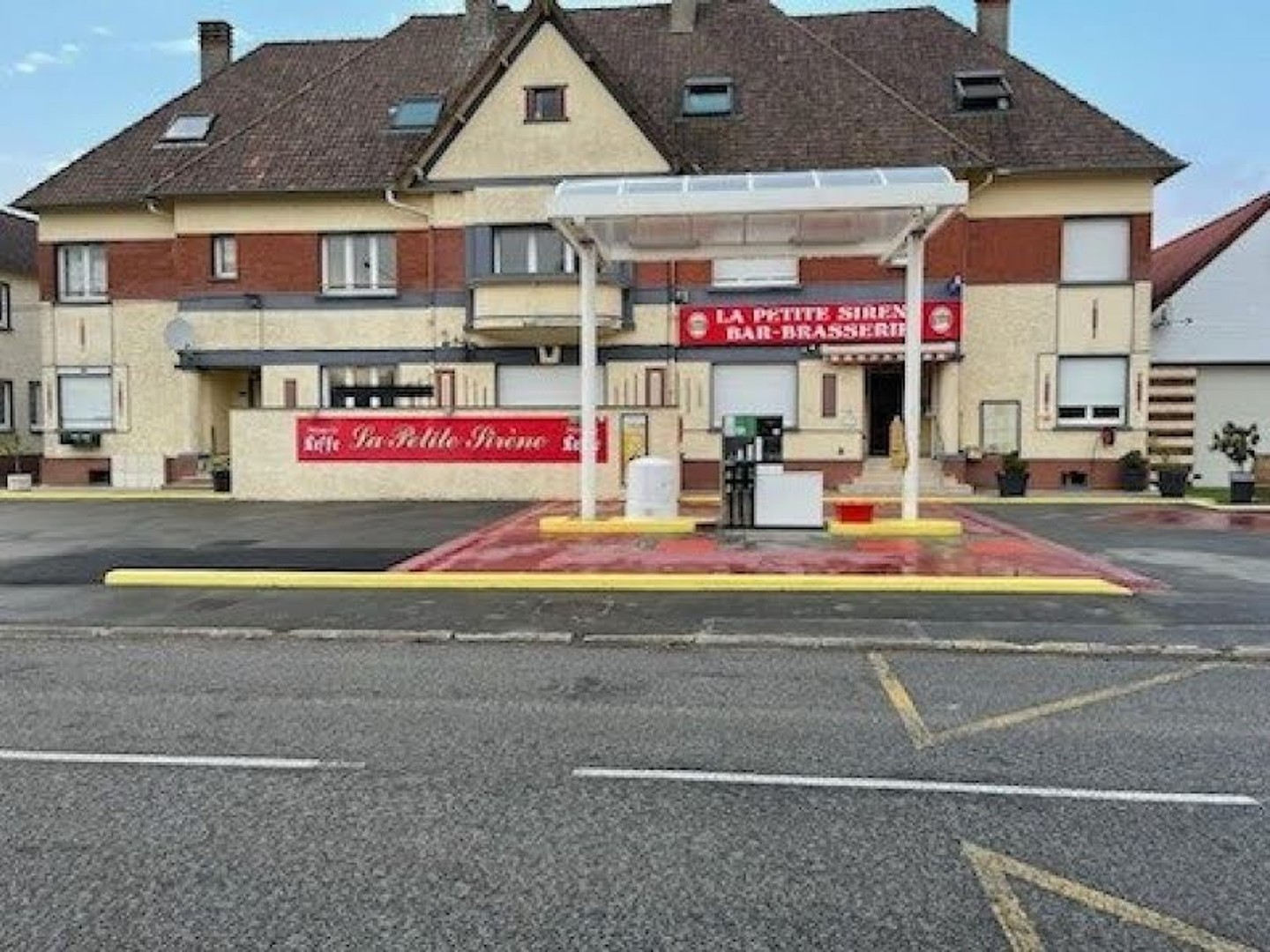 Commerce 3 pièces 770 m²