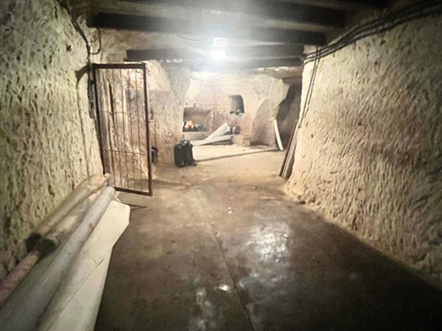 Parking / garage / box à vendre - 90m2 - Rochecorbon (37210)