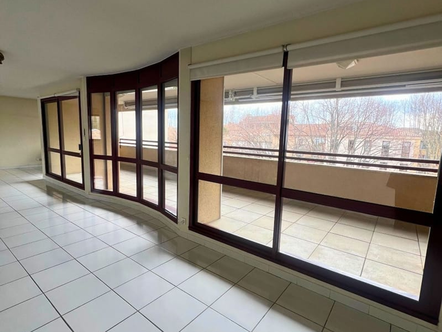 Appartement à vendre - 4 pièces - 117m2 - Aix-En-Provence (13100)