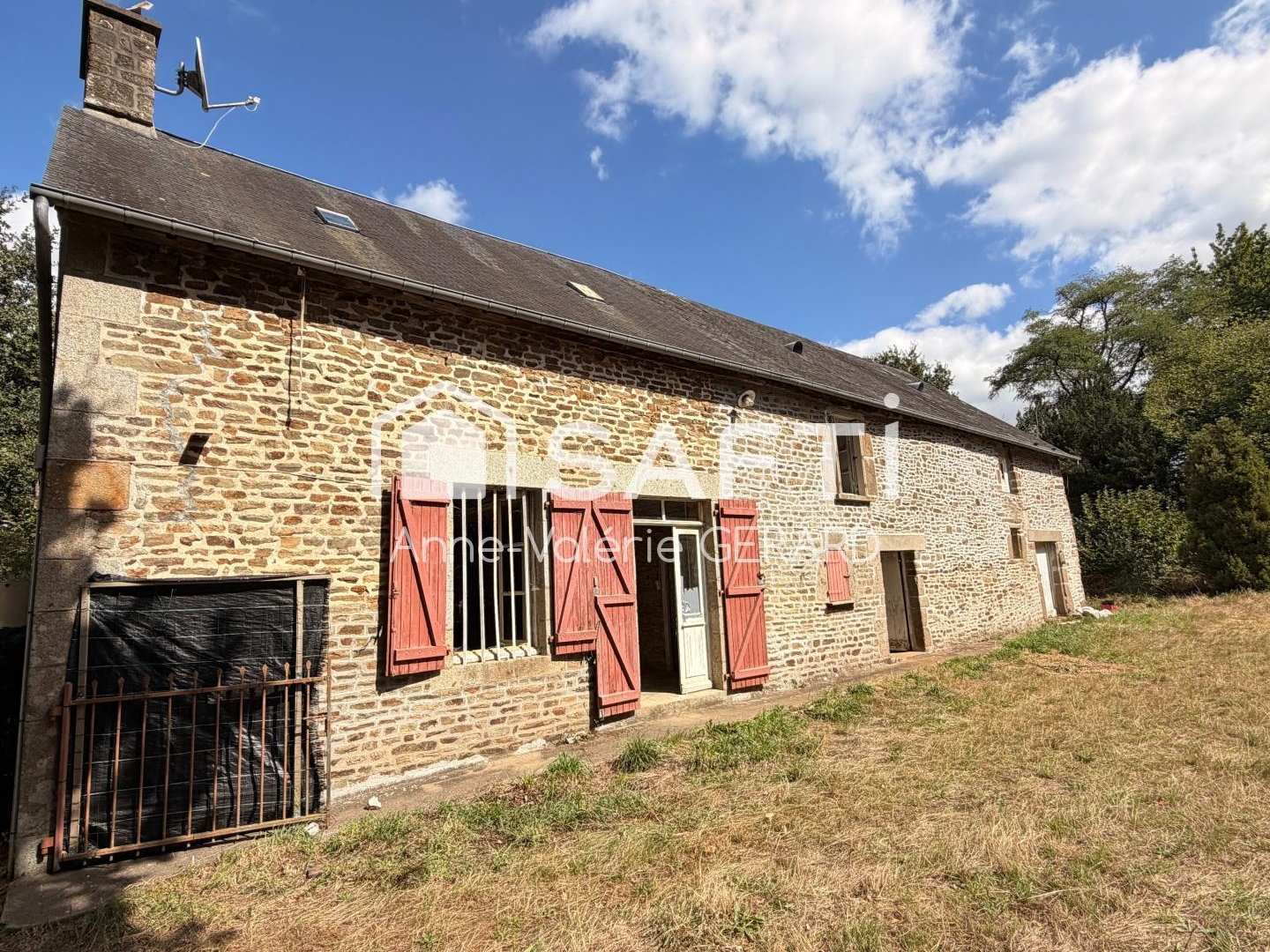 Maison à rénover 200m² avec dépendances - 4754m²